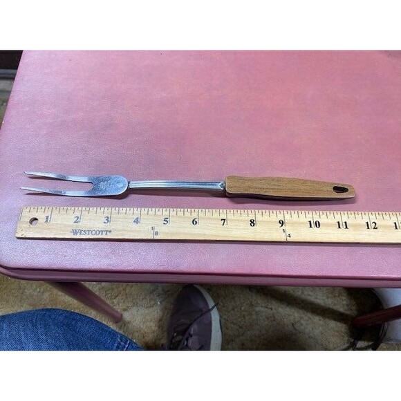 Vintage EKCO Lifting/Turning Meat Fork with Faux Wood Handle - Picture 11 of 11